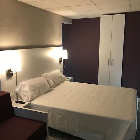Hostal Boutique Bbb Auto Check In Бенидорм Экстерьер фото
