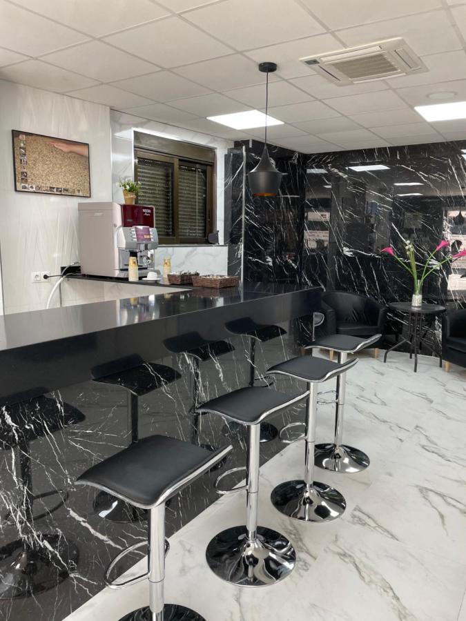 Hostal Boutique Bbb Auto Check In Бенидорм Экстерьер фото