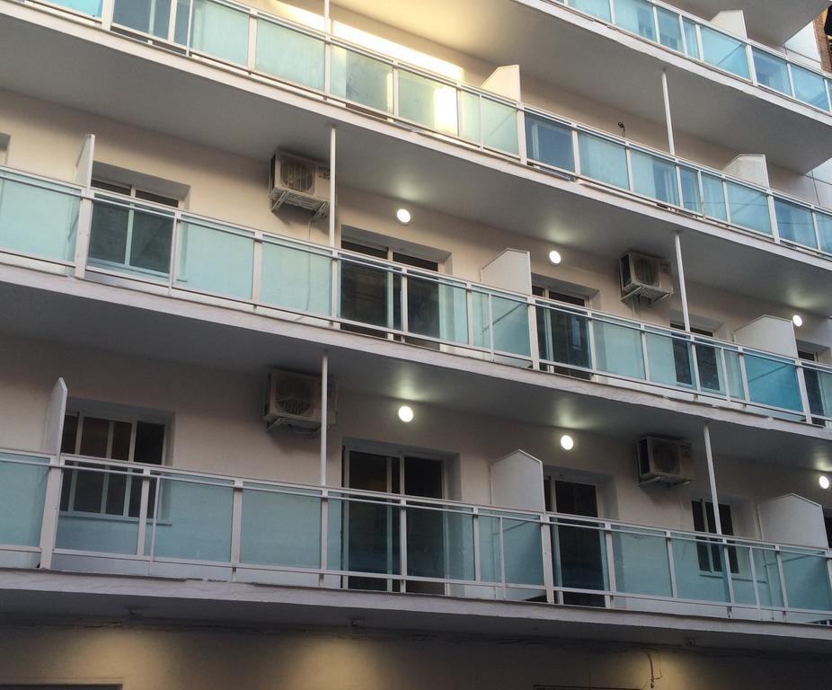 Hostal Boutique Bbb Auto Check In Бенидорм Экстерьер фото