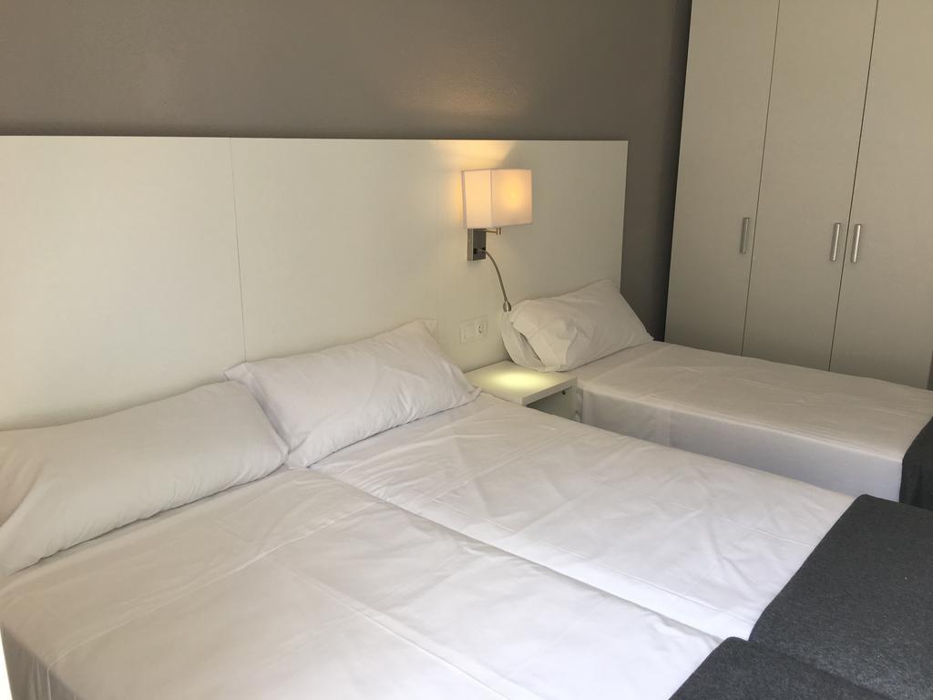 Hostal Boutique Bbb Auto Check In Бенидорм Экстерьер фото