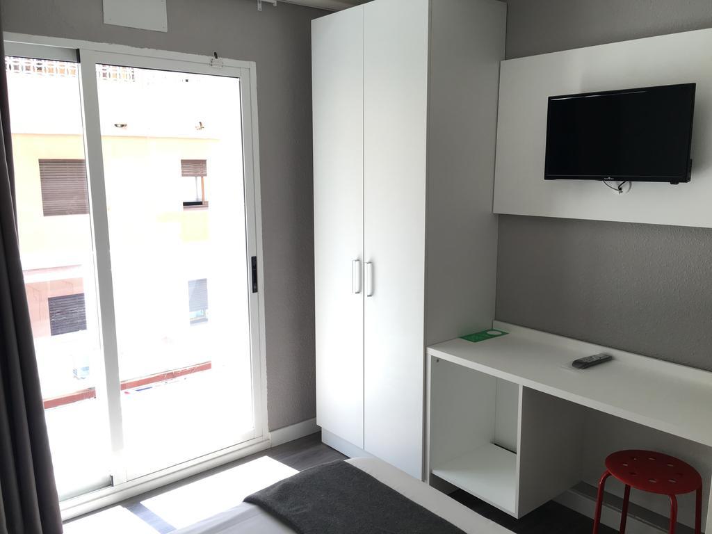 Hostal Boutique Bbb Auto Check In Бенидорм Экстерьер фото