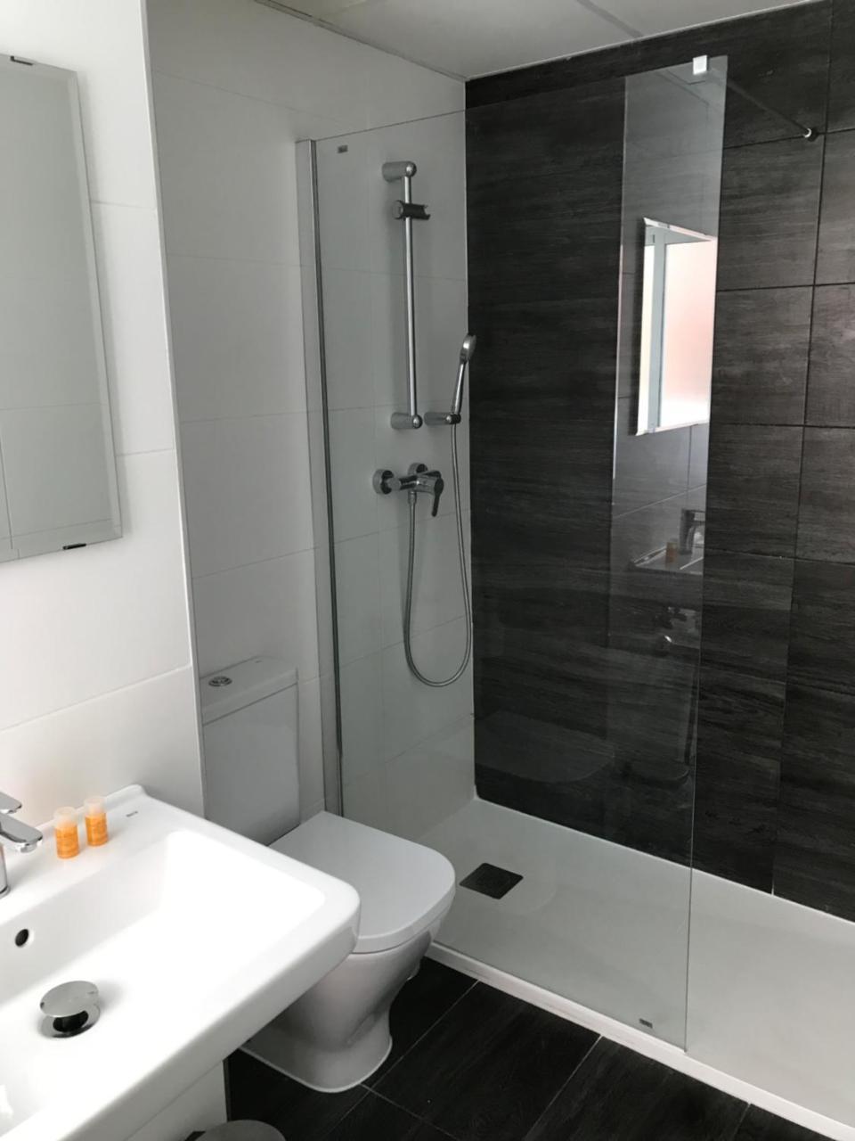 Hostal Boutique Bbb Auto Check In Бенидорм Экстерьер фото